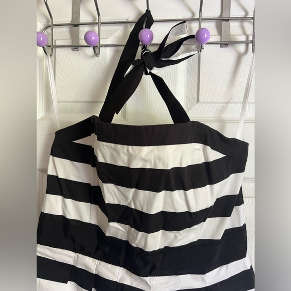 WHITE HOUSE. BLACK MARKET - Picture 6 of 16